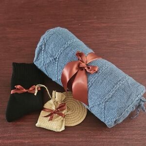 Comfort Gift Set - Blue Knit Blanket with Accessories